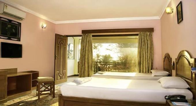 Sea Breeze Beach Resort مهاباليبورام المظهر الخارجي الصورة