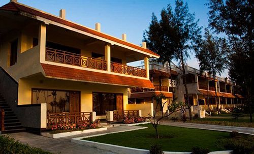 Sea Breeze Beach Resort مهاباليبورام المظهر الخارجي الصورة